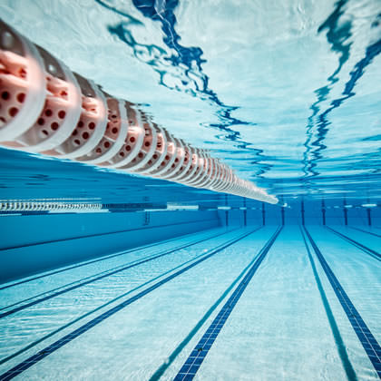 Die Eislaufbahn und Schwimmbäder